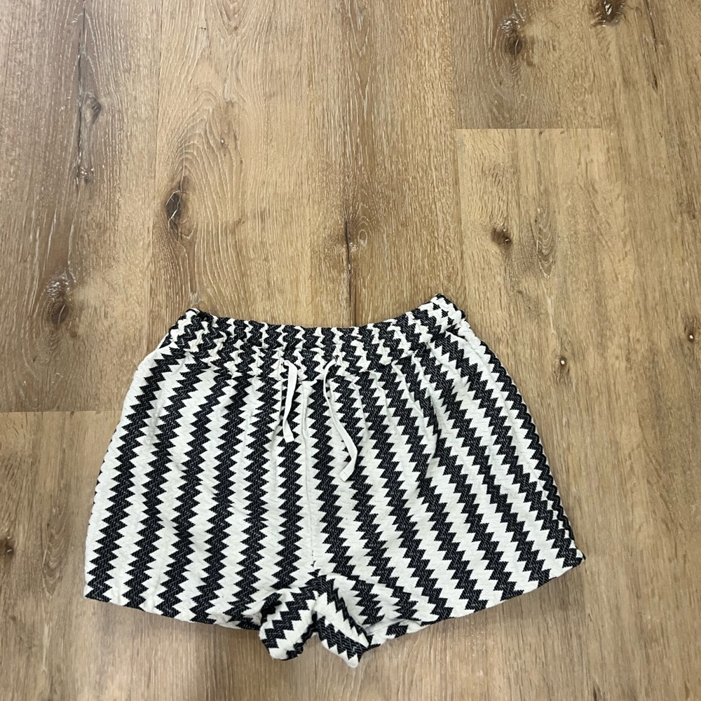 Primary shorts